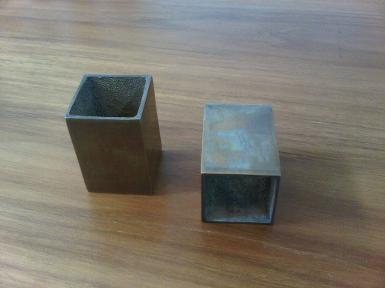 Brass shoe table Code Y.041B size 35x35xh50 mm.